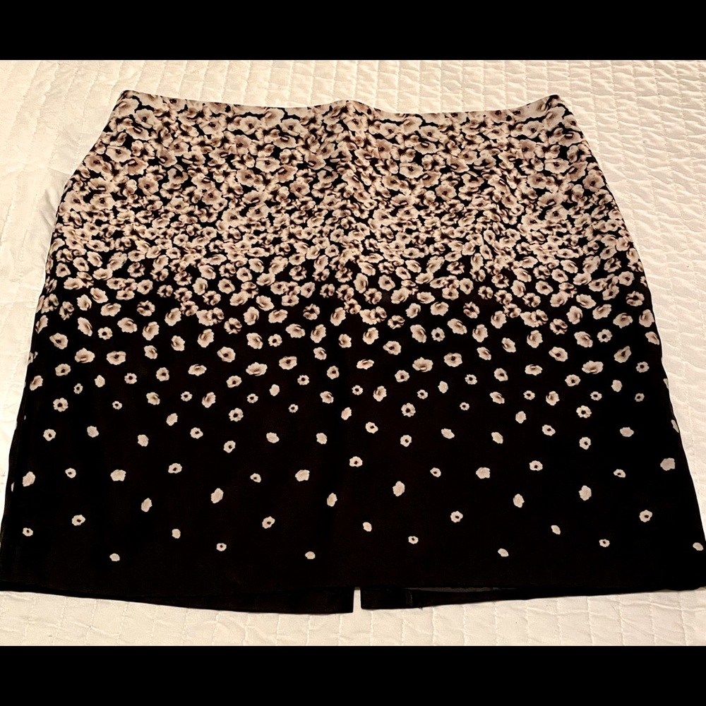 New York & Company Stretch Pencil Skirt - size 18